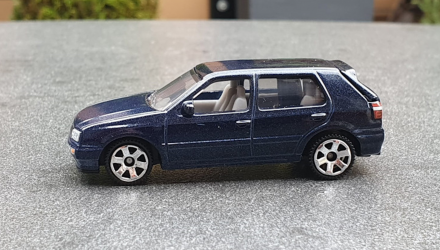 Тематична Машинка Matchbox 1995 Volkswagen Golf MK3 Moving Parts 1:64 FWD28/HVN08 Blue - Retromagaz, image 3