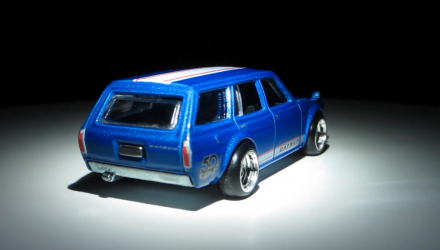 Машинка Premium Hot Wheels '71 Datsun Bluebird 510 Wagon 50th Anniversary Throwback 1:64 FLF36 Blue - Retromagaz, image 3