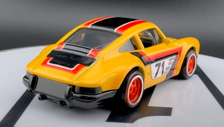 Машинка Premium Hot Wheels '71 Porsche 911 Exotic Envy 1:64 HKC80 Yellow - Retromagaz, image 3