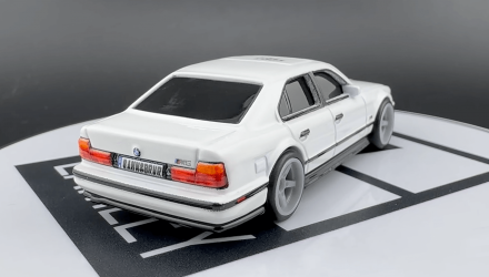 Машинка Premium Hot Wheels 1991 BMW M5 Boulevard 1:64 JBL24 White - Retromagaz, image 2