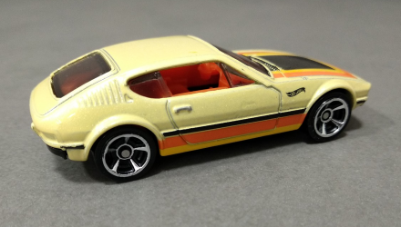 Машинка Базовая Hot Wheels Volkswagen SP2 Volkswagen 1:64 FYD62 Yellow - Retromagaz, image 5