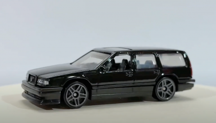 Машинка Базовая Hot Wheels Volvo 850 Estate Wagons 1:64 HCX36 Black - Retromagaz, image 4