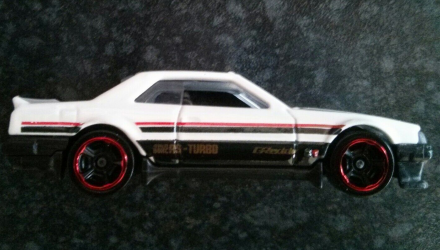 Машинка Базовая Hot Wheels Nissan Skyline RS (KDR30) Nightburnerz 1:64 FYD11 White - Retromagaz, image 4