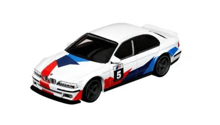 Машинка Premium Hot Wheels 4шт 2016 BMW M2 / 2001 M5 (E39) / M3 (E46) / Fleet Flyer Diorama 1:64 HCR52 White - Retromagaz, image 2