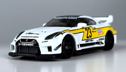 Машинка Premium Hot Wheels 2шт LB-Silhouette GT Nissan 35GT-RR и Транспортер Flipsider Hauler Team Transport 1:64 FLF56/HKF37 White - Retromagaz, image 2