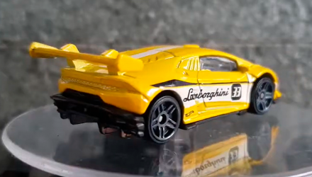 Машинка Базова Hot Wheels Lamborghini Huracan LP 620-2 Super Trofeo Speed Graphics 1:64 DTX66 Yellow - Retromagaz, image 3