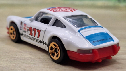 Машинка Базовая Hot Wheels '71 Porsche 911 Magnus Walker Nightburnerz 1:64 FKB02 White - Retromagaz, image 3