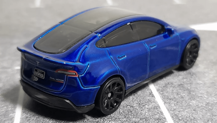 Машинка Базовая Hot Wheels Tesla Model Y Green Speed 1:64 HTB80 Dark Blue - Retromagaz, image 2