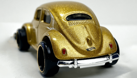 Машинка Базова Hot Wheels Beetle Bumblebee Transformers Screen Time 1:64 HTF09 Gold - Retromagaz, image 2