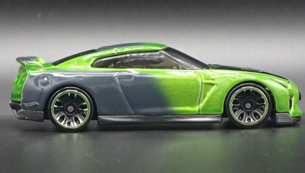 Машинка Базовая Hot Wheels '17 Nissan GT-R (R35) - Guaczilla Tfox Speed Blur 1:64 FYD40 Green - Retromagaz, image 5