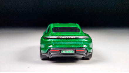 Машинка Базовая Hot Wheels Porsche Taycan Turbo S Factory Fresh 1:64 HKJ31 Green - Retromagaz, image 6