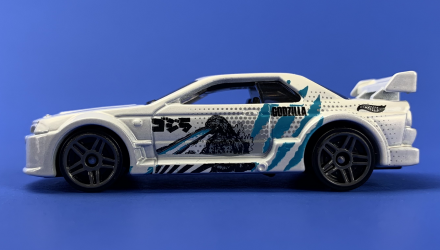 Машинка Базовая Hot Wheels Godzilla Nissan Skyline GT-R (R32) J-Imports 1:64 HKJ13 White - Retromagaz, image 4