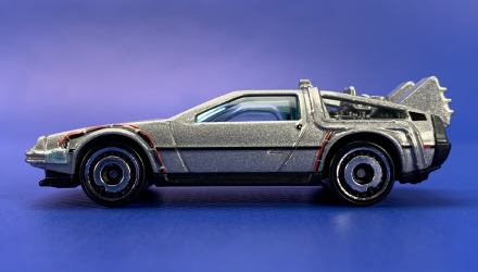 Машинка Базовая Hot Wheels DeLorean DMC-12 Back to the Future Time Machine Screen Time 1:64 HCV54 HHF15 Silver - Retromagaz, image 4